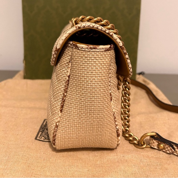 Gucci Raffia GG Marmont Shoulder Bag - Picture 5 of 9